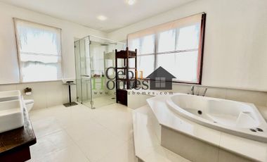 4 Bedroom House with Pool For Rent in North Town Homes