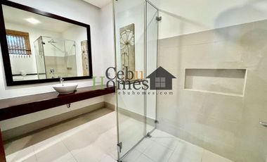 4 Bedroom House with Pool For Rent in North Town Homes