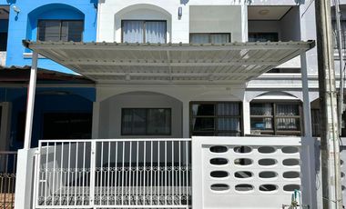 2-story townhome, newly renovated, ready to move in.  Country Club Villa Village Thung Klom-Tan Man Pattaya