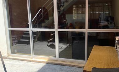 VENDO CASA DE TRES PISOS  EN LA URB. MAGISTRAL - PIURA