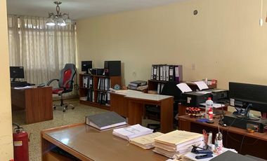 VENDO CASA DE TRES PISOS  EN LA URB. MAGISTRAL - PIURA