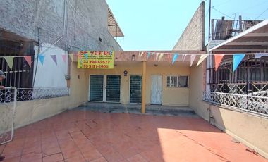 Casa en VENTA sobre Av. Revolución, frente al Colegio Anáhuac, Guadalajara, Jalisco