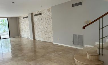 VENDO HERMOSA CASA EN LOS PARQUES