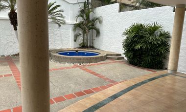 VENDO HERMOSA CASA EN LOS PARQUES