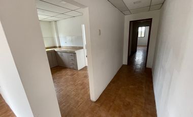 Alquiler de departamento de 4 dormitorios en Kennedy norte