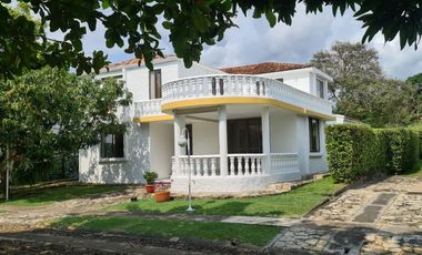 ESPECTACULAR CASA EN CONDOMINIO DE ANAPOIMA