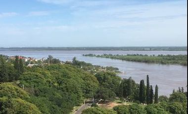 Excepcional semipiso con vista al río Paraná