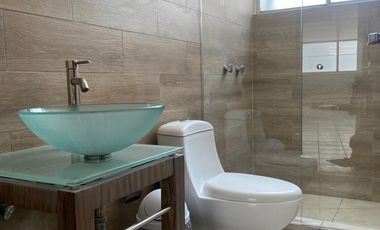 SE RENTA OFICINA EN PERIFÉRICO LOMAS DE CHAPULTEPEC CON ISLA PARA ASCENSO VIG. 24 HRS.