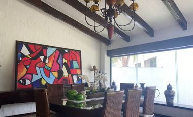 VENDO ESPECTACULAR RESIDENCIA AMUEBLADA EN FRACC. SUMIYA, CUERNAVACA. SEGURIDAD.
