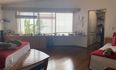 VENDO ESPECTACULAR RESIDENCIA AMUEBLADA EN FRACC. SUMIYA, CUERNAVACA. SEGURIDAD.