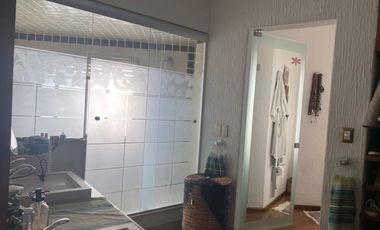 VENDO ESPECTACULAR RESIDENCIA AMUEBLADA EN FRACC. SUMIYA, CUERNAVACA. SEGURIDAD.