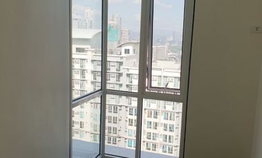 1 BR-2BR  RFO condo in  Makati  10% down payment Fast move in LIMITTED PROMO ONLY! Hurry Few units left! upto 15% discount 0% interest  along edsa near glorietta, greenbelt,makati med