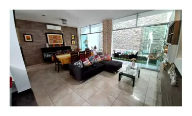 Vendo Casa En Urb Sta Maria Del Pinar Piura