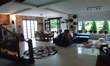 VENTA  DE CASA CAMPESTRE EN ALTOS DE RUITOQUE, 1.120 M2