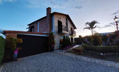 VENTA  DE CASA CAMPESTRE EN ALTOS DE RUITOQUE, 1.120 M2
