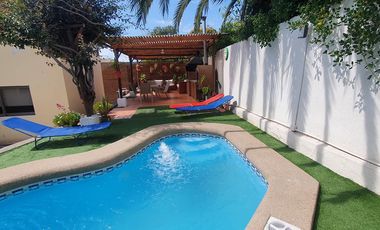 Veridika vende casa en sector de Recreo con linda vista al mar