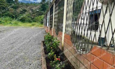 VENDO COMPLEJO EN VIA BUCAY