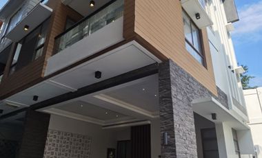 4 Bedrooms,3 Car Garage Townhouse FOR SALE IN Manila City