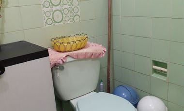 Se Vende Casa en primer piso, frente a parque