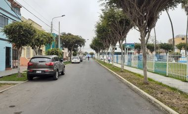 Se Vende Casa en primer piso, frente a parque