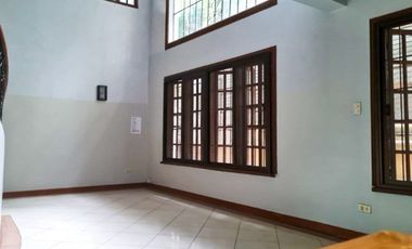 CLASSIC 4-STOREY, 4-BEDROOM HOUSE FOR RENT IN ACROPOLIS