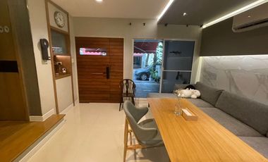 3 Bedrooms Plus study room + 4 Bathrooms a Nicely renovated home for sale at Baan Klang Krung British Town ThongLo