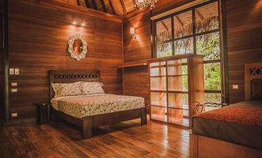 Vendo Hotel Negocio en Marcha Eco Lodge 49.25 Ha CASHIBOCOCHA PUCALLPA PERU