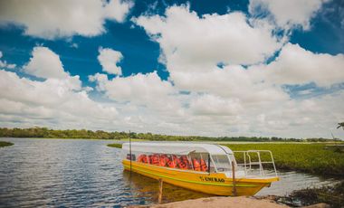 Vendo Hotel Negocio en Marcha Eco Lodge 49.25 Ha CASHIBOCOCHA PUCALLPA PERU
