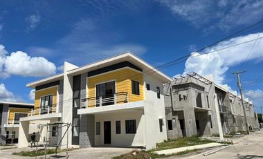 PRE SELLING 4- bedroom duplex house for sale in Breeza Scapes Lapulapu City