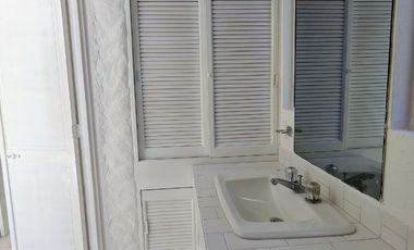 V403 Villa en Venta, 3 recámaras aun costado Hotel Ixtapa Palace