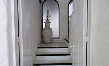 V403 Villa en Venta, 3 recámaras aun costado Hotel Ixtapa Palace