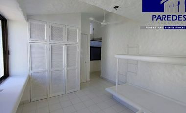 V403 Villa en Venta, 3 recámaras aun costado Hotel Ixtapa Palace