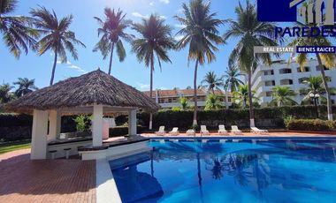 V403 Villa en Venta, 3 recámaras aun costado Hotel Ixtapa Palace