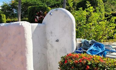 V403 Villa en Venta, 3 recámaras aun costado Hotel Ixtapa Palace