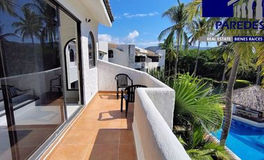 V403 Villa en Venta, 3 recámaras aun costado Hotel Ixtapa Palace