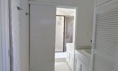 V403 Villa en Venta, 3 recámaras aun costado Hotel Ixtapa Palace