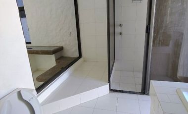 V403 Villa en Venta, 3 recámaras aun costado Hotel Ixtapa Palace