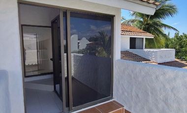 V403 Villa en Venta, 3 recámaras aun costado Hotel Ixtapa Palace