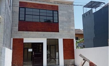 Rumah Dijalan Gading Indah Utara Bulak Surabaya