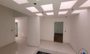 Preciosa Casa con vista al lago en excelente fraccionamiento.