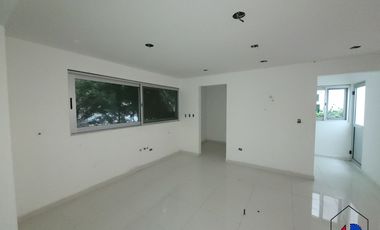 Preciosa Casa con vista al lago en excelente fraccionamiento.
