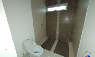 Preciosa Casa con vista al lago en excelente fraccionamiento.