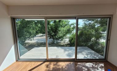 Preciosa Casa con vista al lago en excelente fraccionamiento.