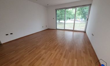 Preciosa Casa con vista al lago en excelente fraccionamiento.