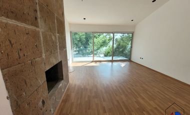 Preciosa Casa con vista al lago en excelente fraccionamiento.