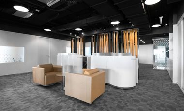 Join a collaborative coworking environment in Regus 8 Rockwell - Makati City