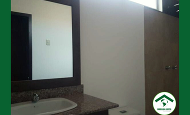 CASA EN VENTA POR ESTRENAR EN URBANIZACIÓN EN ZONA NORTE DE PORTOVIEJO