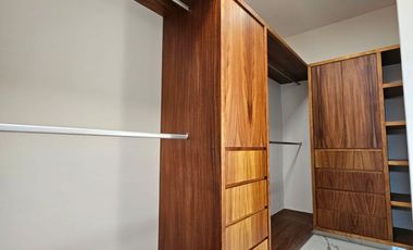 En venta Casa con acabados de Lujo, amplio jardin y hermosa cocina  ubicada en el Fracc.LomasDeLaRioja