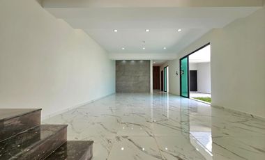 En venta Casa con acabados de Lujo, amplio jardin y hermosa cocina  ubicada en el Fracc.LomasDeLaRioja