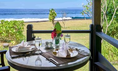Freehold - Tranquil Oceanfront Retreat: Luxury Living on Pristine Beachfront Property